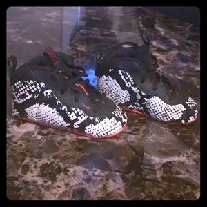 Unisex Nike Lil Posite One size 4C